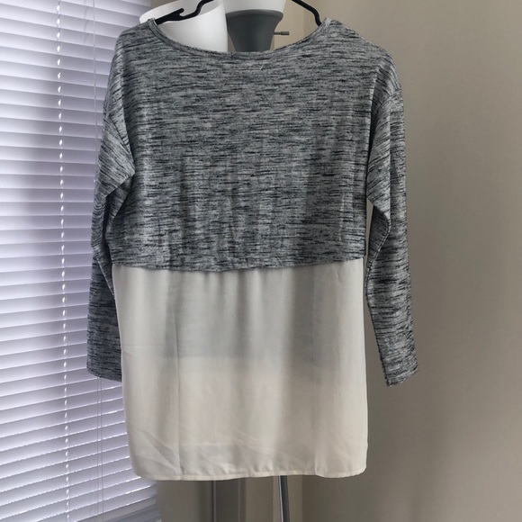 Ann Taylor LOFT Top - Picture 4 of 5